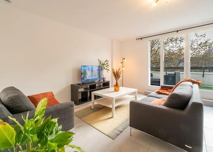 Maison De Ville Avec Terrasse Proche Metro